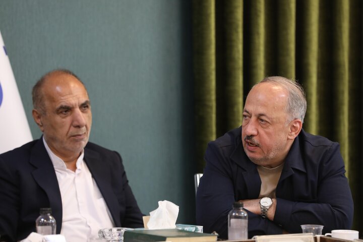 نشست کمیسیون شوراها برای بررسی طرح تحقیق و تفحص مدیریت پسماند استان گیلان