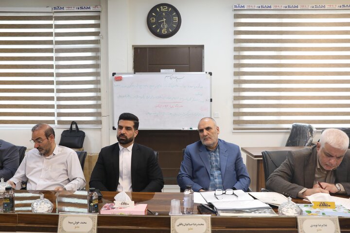 نشست کمیسیون شوراها و امور داخلی مجلس برای بررسی طرح تحقیق و تفحص از استانداری زنجان