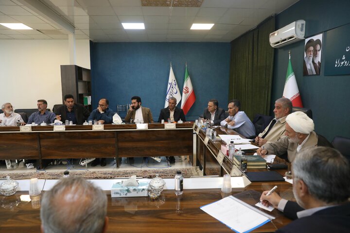 نشست کمیسیون شوراها و امور داخلی مجلس برای بررسی طرح تحقیق و تفحص از استانداری زنجان