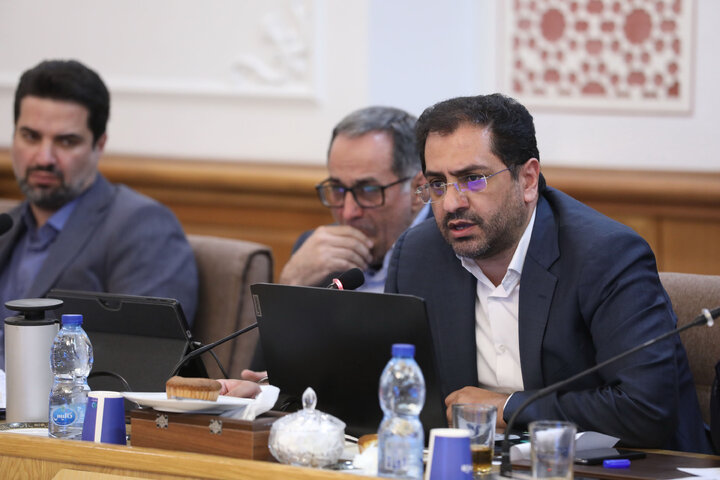 نشست اعضای کمیسیون شوراها با وزیر و معاونین وزارت راه و شهرسازی