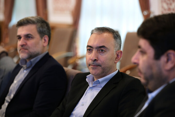 نشست اعضای کمیسیون شوراها با وزیر و معاونین وزارت راه و شهرسازی