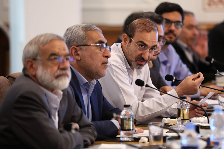 نشست اعضای کمیسیون شوراها با وزیر و معاونین وزارت راه و شهرسازی