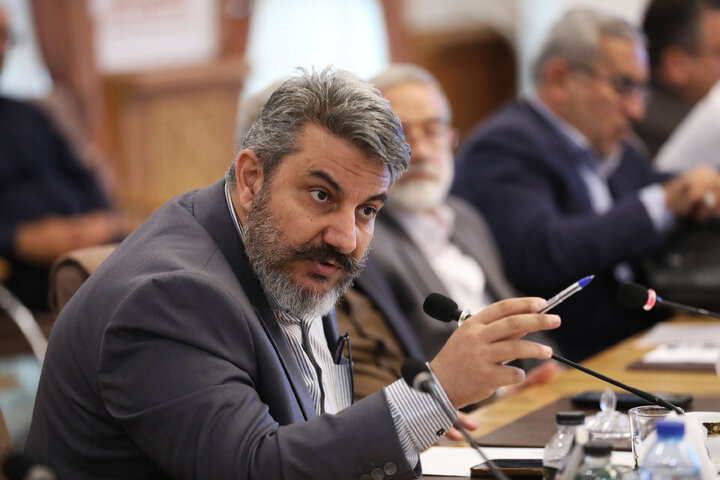 نشست اعضای کمیسیون شوراها با وزیر و معاونین وزارت راه و شهرسازی