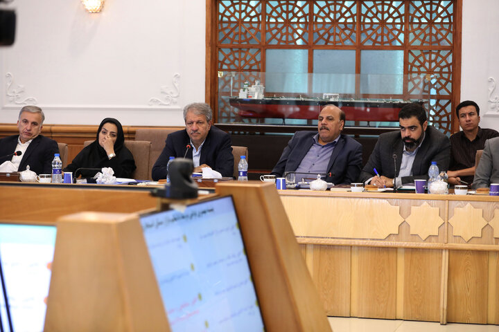 نشست اعضای کمیسیون شوراها با وزیر و معاونین وزارت راه و شهرسازی
