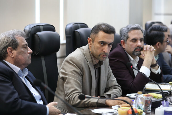 نشست کمیسیون اصل 44مجلس شورای اسلامی با موضوع بررسی بورس