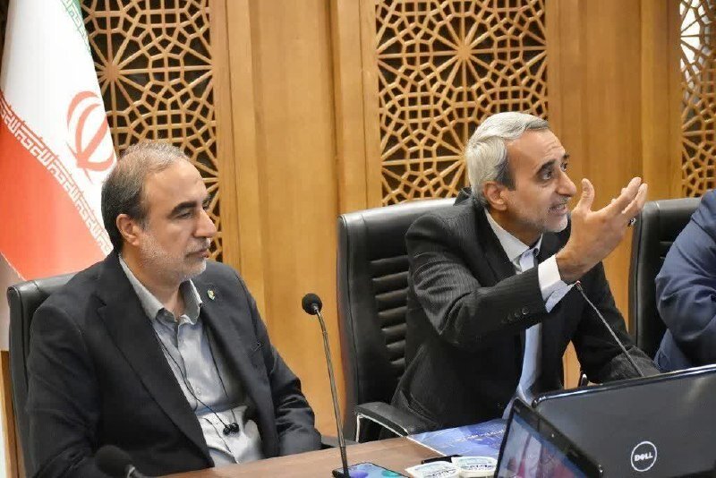 مراسم تجلیل از چهره‌های نام‌آور فرهنگ و هنر اصفهان