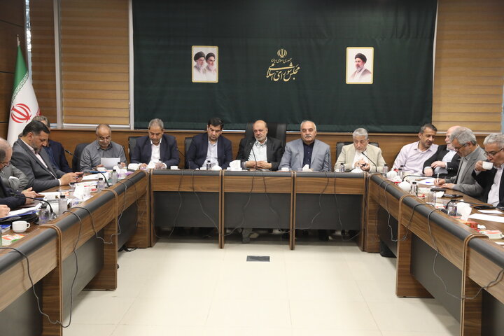 نشست کمیسیون آموزش مجلس با حضور رئیس دانشگاه آزاد
