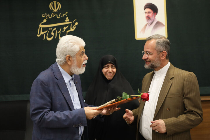 نشست یکشنبه 15شهریور 1405 کمیسیون بهداشت و درمان و پزشکی مجلس شورای اسلامی
