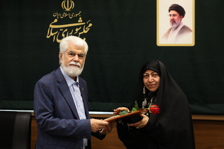 نشست یکشنبه 15شهریور 1405 کمیسیون بهداشت و درمان و پزشکی مجلس شورای اسلامی