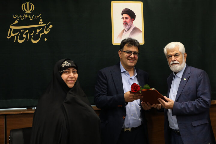 نشست یکشنبه 15شهریور 1405 کمیسیون بهداشت و درمان و پزشکی مجلس شورای اسلامی