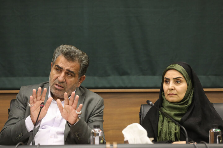 نشست کمیسیون اجتماعی با حضور وزیر راه