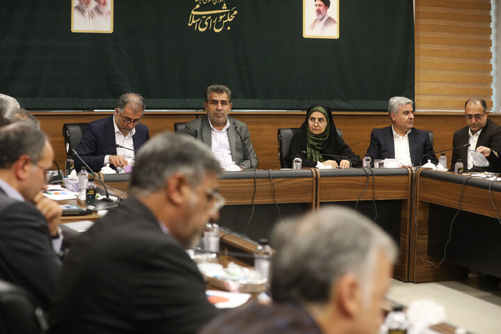 نشست کمیسیون اجتماعی با حضور وزیر راه