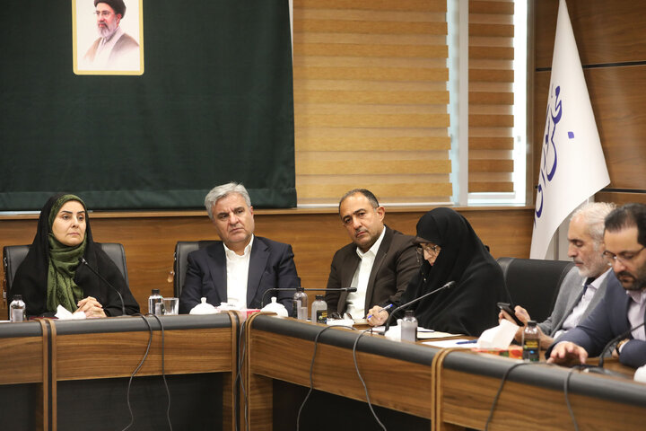 نشست کمیسیون اجتماعی با حضور وزیر راه