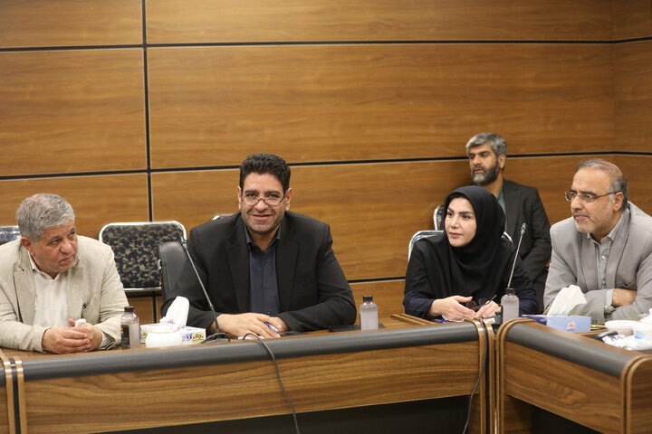 نشست کمیسیون اجتماعی با حضور وزیر راه