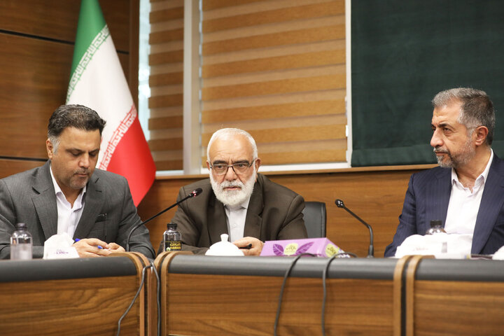 نشست کمیسیون اجتماعی با حضور وزیر راه