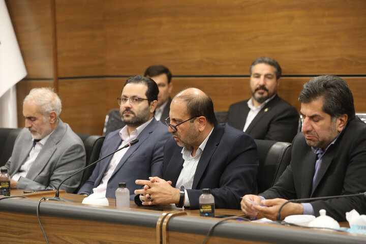 نشست کمیسیون اجتماعی با حضور وزیر راه