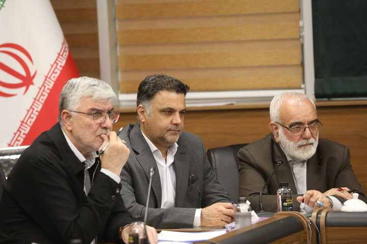 نشست کمیسیون اجتماعی با حضور وزیر راه