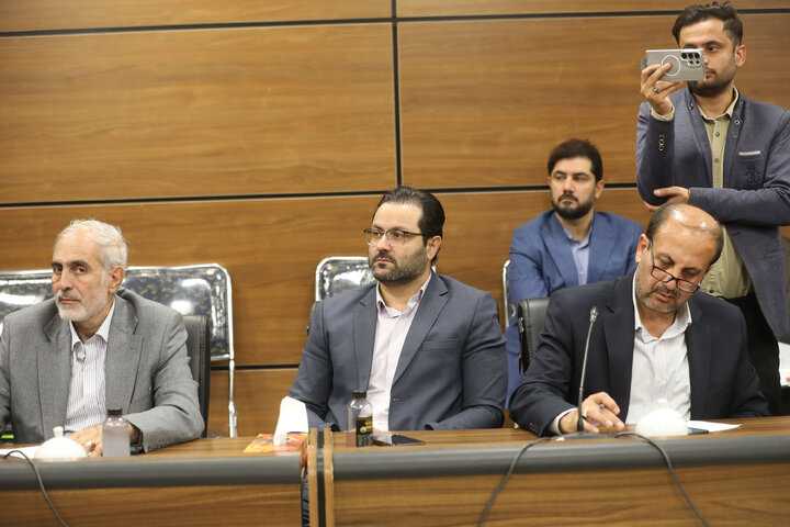 نشست کمیسیون اجتماعی با حضور وزیر راه