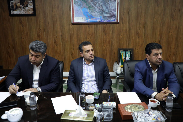 نشست مشترک هیات رئیسه کمیسیون عمران و فراکسیون ورزش با مسئولان وزارت ورزش و جوانان