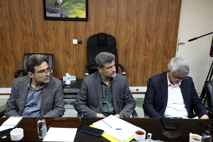 نشست مشترک هیات رئیسه کمیسیون عمران و فراکسیون ورزش با مسئولان وزارت ورزش و جوانان