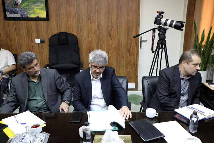 نشست مشترک هیات رئیسه کمیسیون عمران و فراکسیون ورزش با مسئولان وزارت ورزش و جوانان