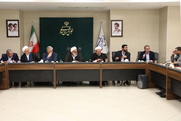 نشست کمیسیون فرهنگی مجلس با حضور وزیر فرهنگ و ارشاد اسلامی