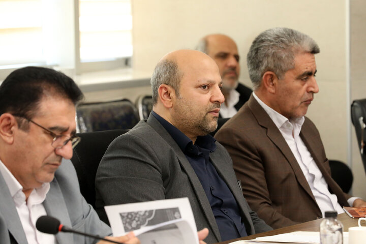 نشست کمیسیون فرهنگی مجلس با حضور وزیر فرهنگ و ارشاد اسلامی