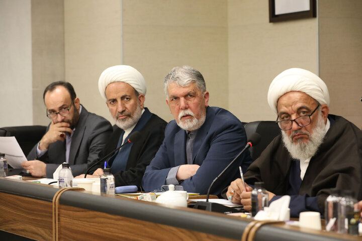 نشست کمیسیون فرهنگی مجلس با حضور وزیر فرهنگ و ارشاد اسلامی