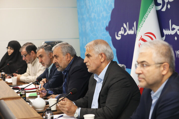 جلسه مجمع نمایندگان استان تهران با موضوع حمل نقل ریلی استان تهران