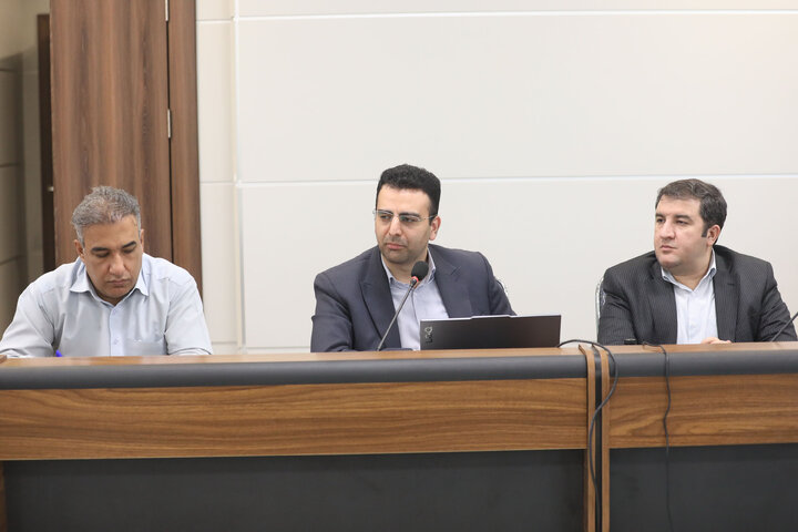 جلسه مجمع نمایندگان استان تهران با موضوع حمل نقل ریلی استان تهران