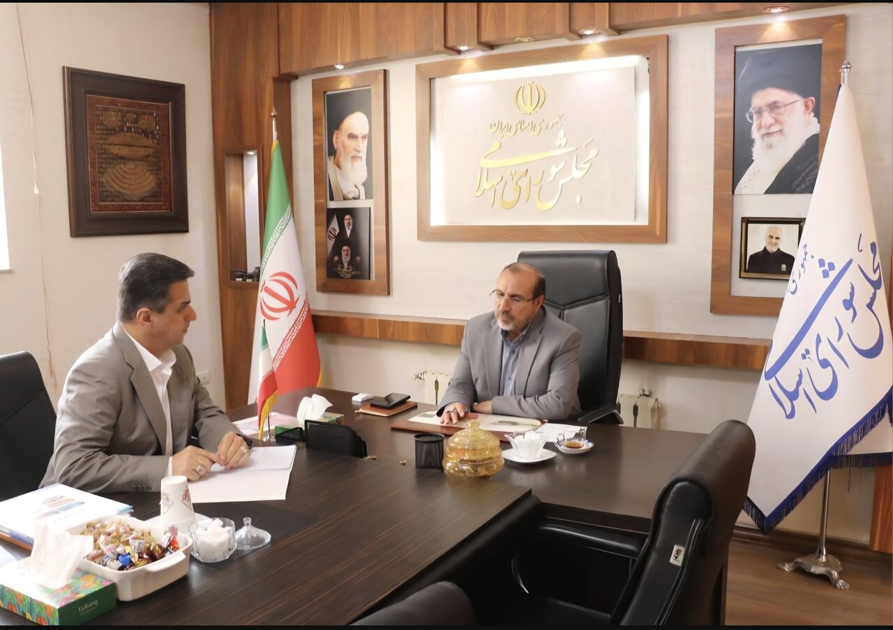 نشست حدادی با مدیرکل دیوان محاسبات استان البرز 