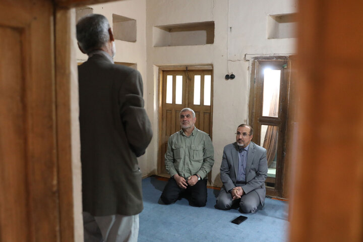 بازدید نیکزاد نایب رئیس مجلس از منزل شهید آیت الله طالقانی