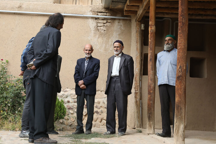 بازدید نیکزاد نایب رئیس مجلس از منزل شهید آیت الله طالقانی