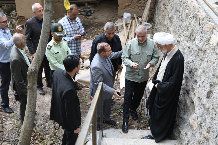 بازدید نیکزاد نایب رئیس مجلس از منزل شهید آیت الله طالقانی