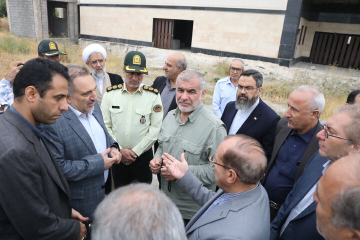 بازدید نیکزاد نایب رئیس مجلس از بیمارستان نیمه تمام شهرستان طالقان