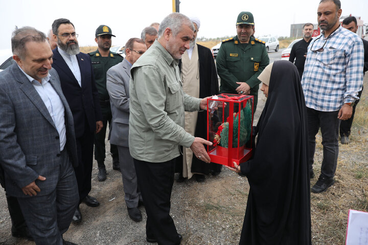 بازدید نیکزاد نایب رئیس مجلس از بیمارستان نیمه تمام شهرستان طالقان