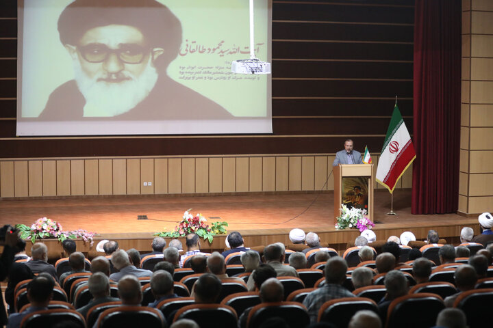 حضور نیکزاد نایب رئیس مجلس در مراسم سالگرد ارتحال آیت الله طالقانی