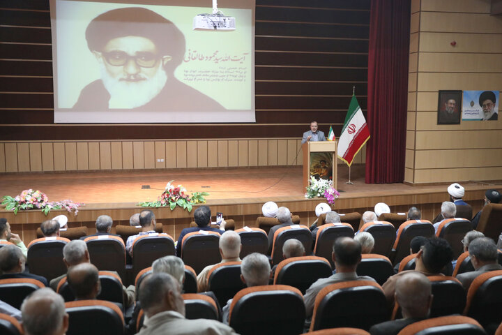 حضور نیکزاد نایب رئیس مجلس در مراسم سالگرد ارتحال آیت الله طالقانی