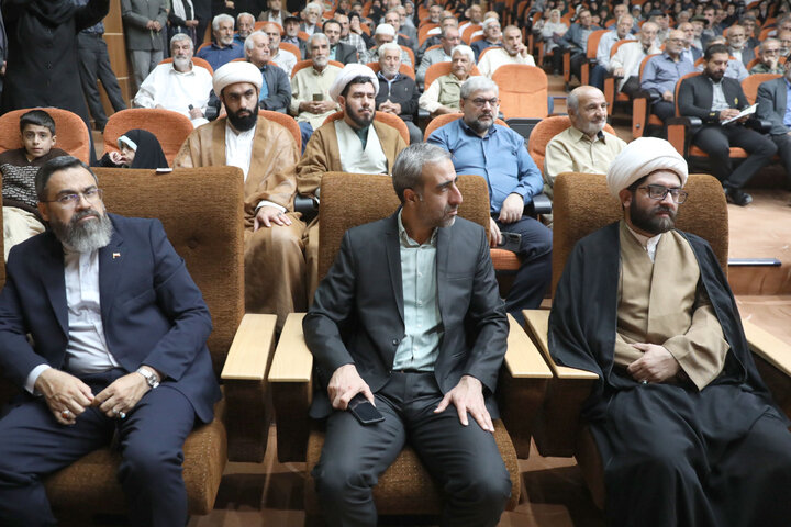 حضور نیکزاد نایب رئیس مجلس در مراسم سالگرد ارتحال آیت الله طالقانی