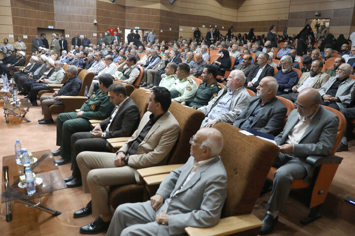 حضور نیکزاد نایب رئیس مجلس در مراسم سالگرد ارتحال آیت الله طالقانی
