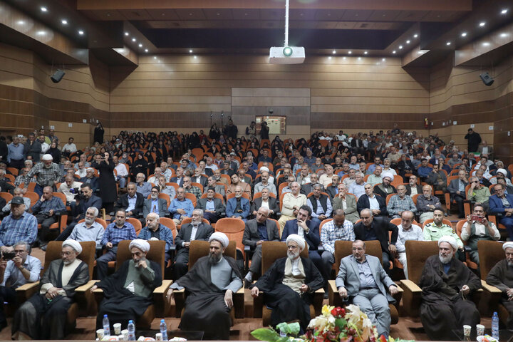 حضور نیکزاد نایب رئیس مجلس در مراسم سالگرد ارتحال آیت الله طالقانی