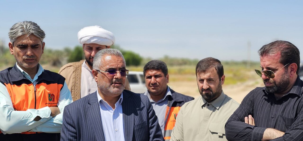 از جاده‌های ارتباطی تا معابر روستایی؛ بازدید میدانی خنفری از روند اجرای پروژه‌های زیرساختی شهرستان شادگان - خانه ملت