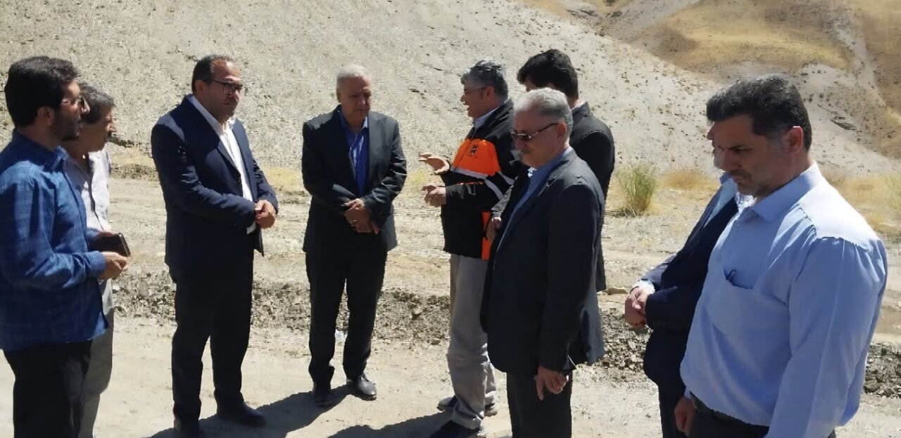 بازدید رنجبرزاده از روند آسفالت ریزی گردنه دهستان کلیایی&nbsp;