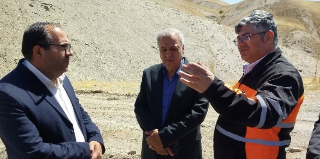 بازدید رنجبرزاده از روند آسفالت ریزی گردنه دهستان کلیایی 