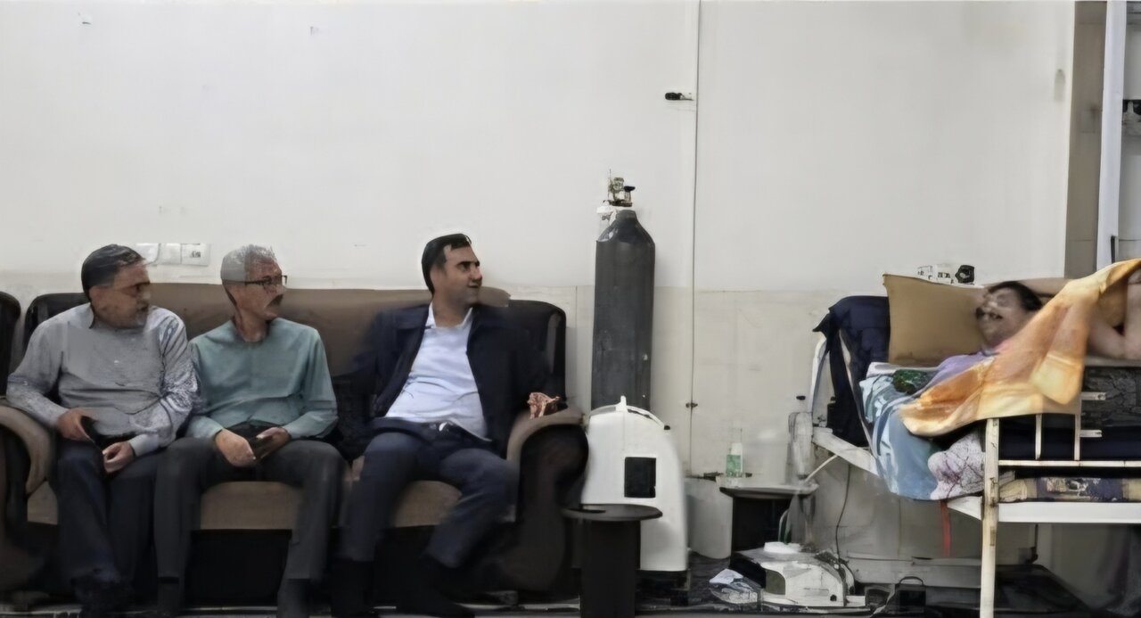 حضور پوردهقان در منازل خانواده‌های تحت پوشش بهزیستی