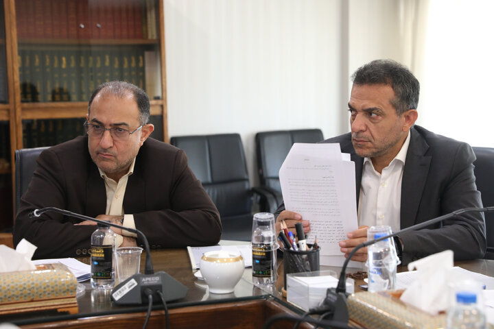 جلسه بررسی مشکلات بازنشستگان روستایی با حضور نایب رئیس مجلس