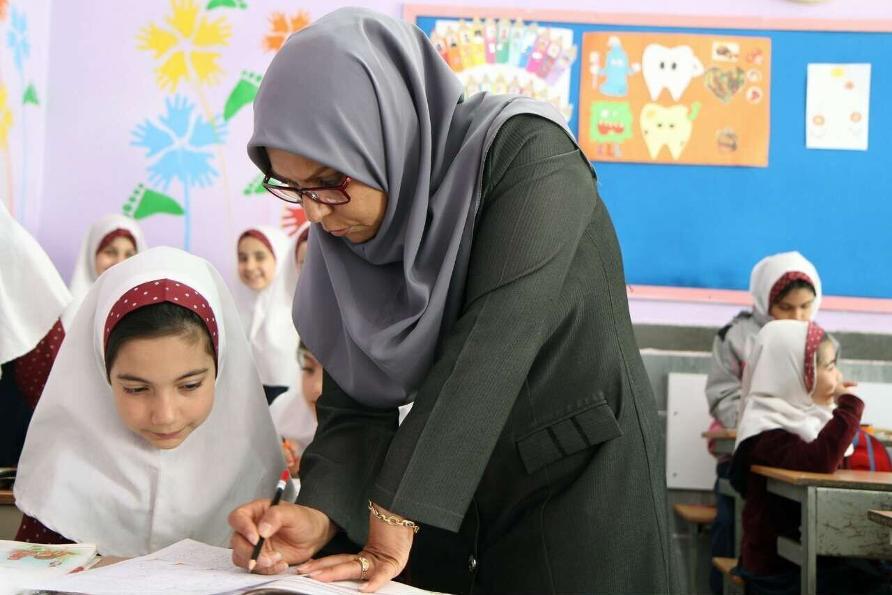 بدون به‌روزرسانی معلمان، اهداف تحولی در مدارس محقق نمی‌شود/ آموزش ضمن خدمت معلمان نباید صرفاً «گواهی‌محور» باشد!