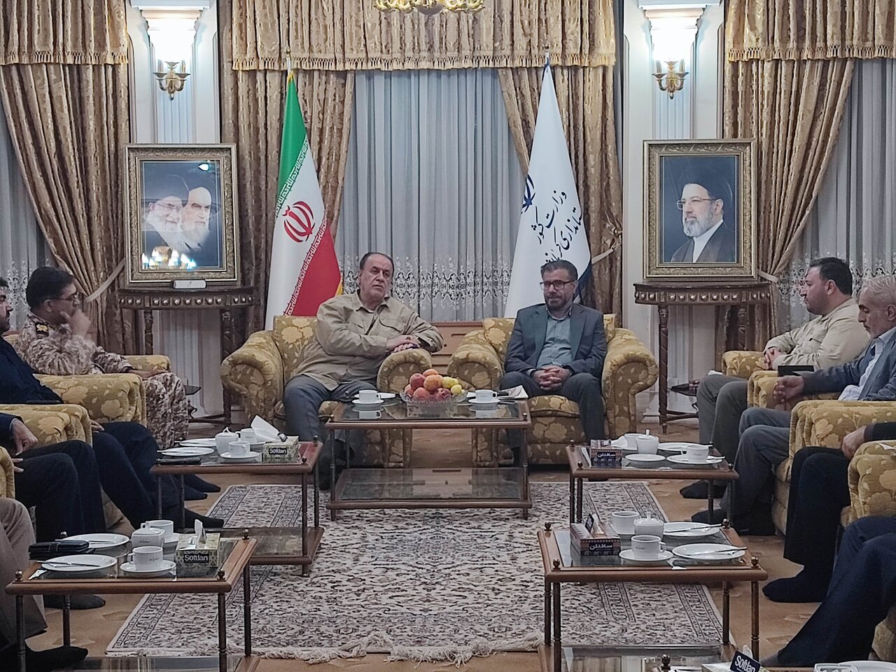 استفاده از ظرفیت‌های مرزی محاصره اقتصادی دشمن را خنثی می‌کند