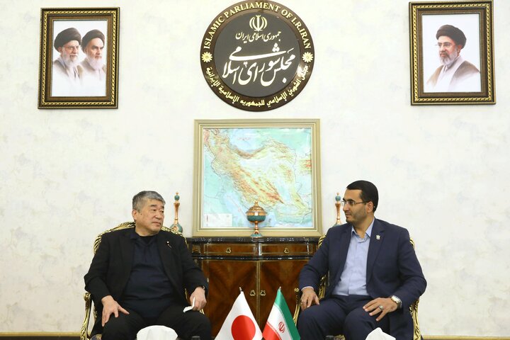 دیدار نماینده مجلس مشاوران ژاپن با متفکر‌آزاد