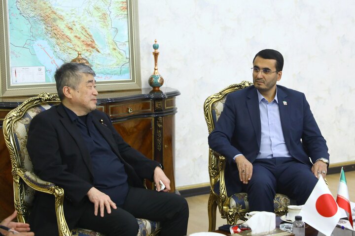 دیدار نماینده مجلس مشاوران ژاپن با متفکر‌آزاد